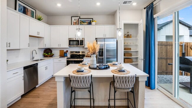 Building Photo - North Elm Street, Denton, TX 76207 - 2 BR 2 BA house