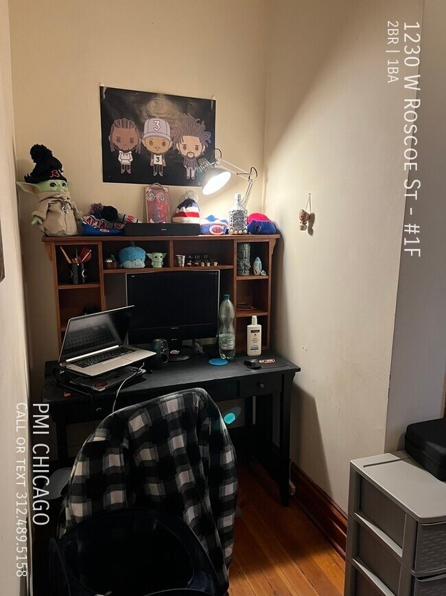 Building Photo - 1230 W Roscoe St