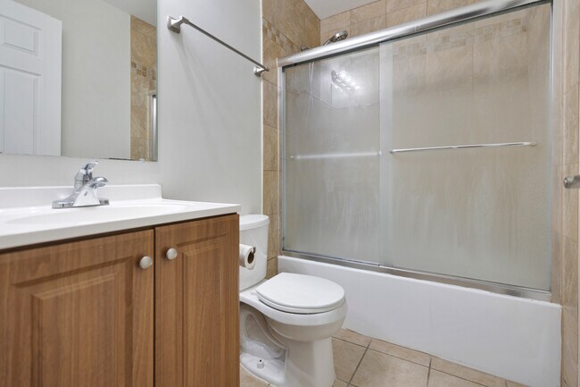 Building Photo - 63 N Victoria Ln