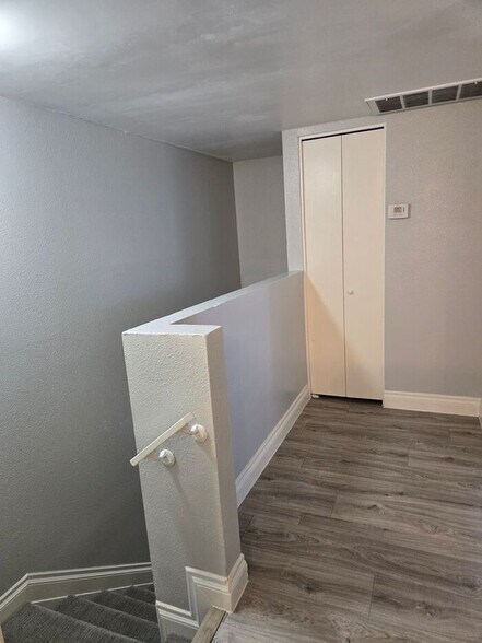 Building Photo - 2674 N 43rd Ave