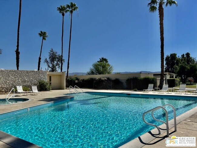 Building Photo - 197 Desert Lakes Dr