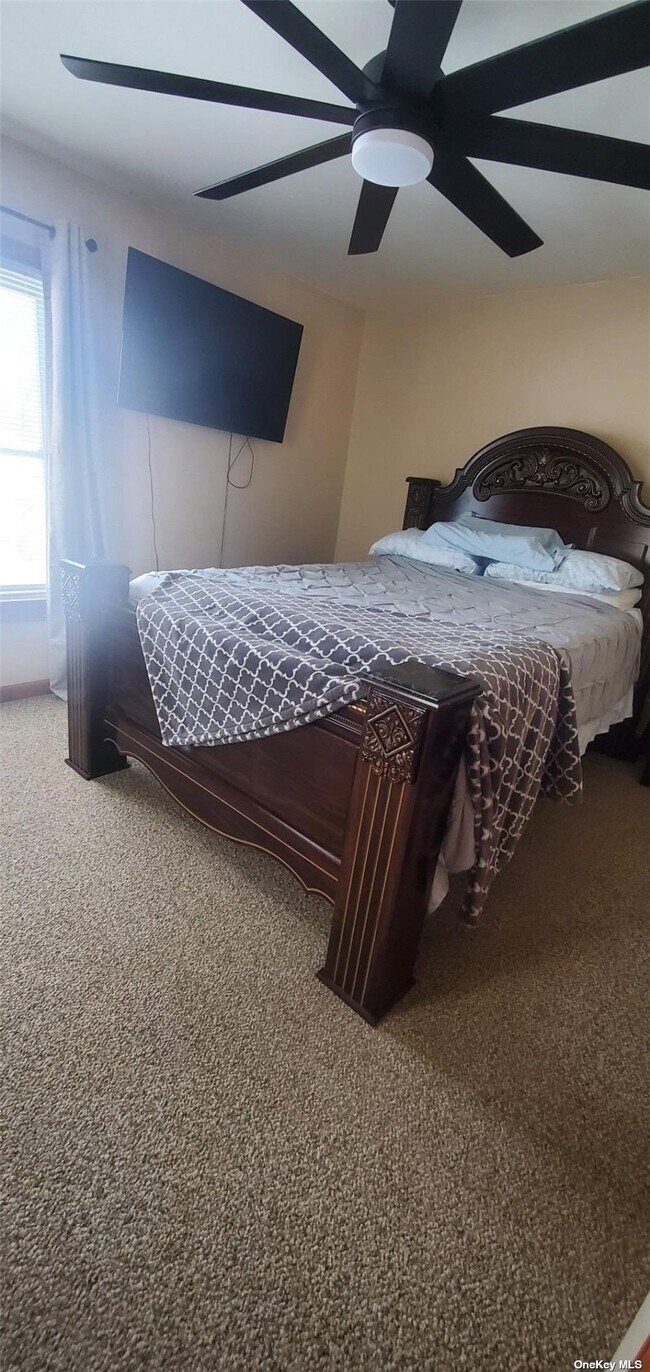 Building Photo - 42 Poplar St