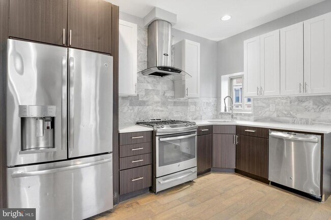 Building Photo - 2512 Frankford Ave