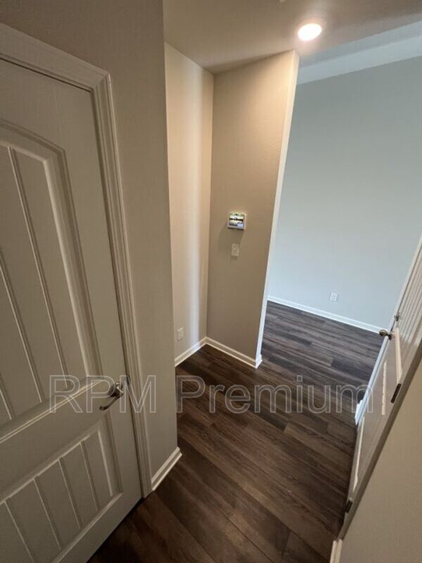 Building Photo - 2123 Westfield Ave