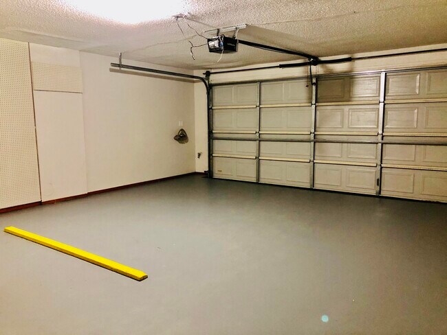 Building Photo - 730 Resler Dr