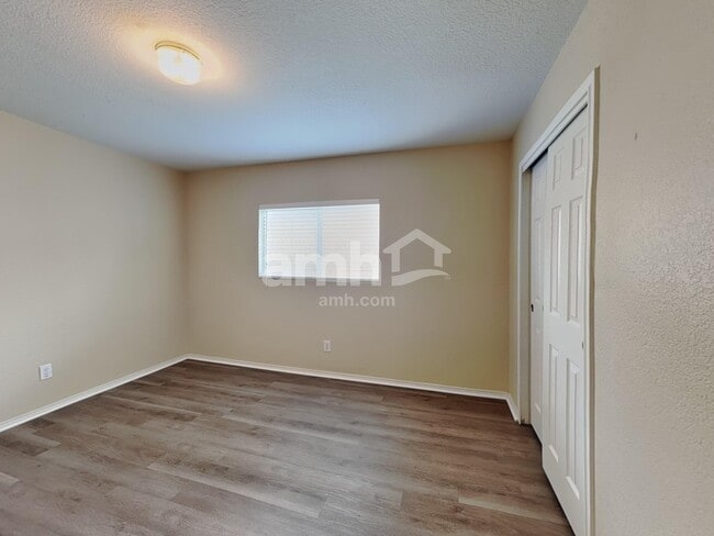 Building Photo - 806 Silverado Way