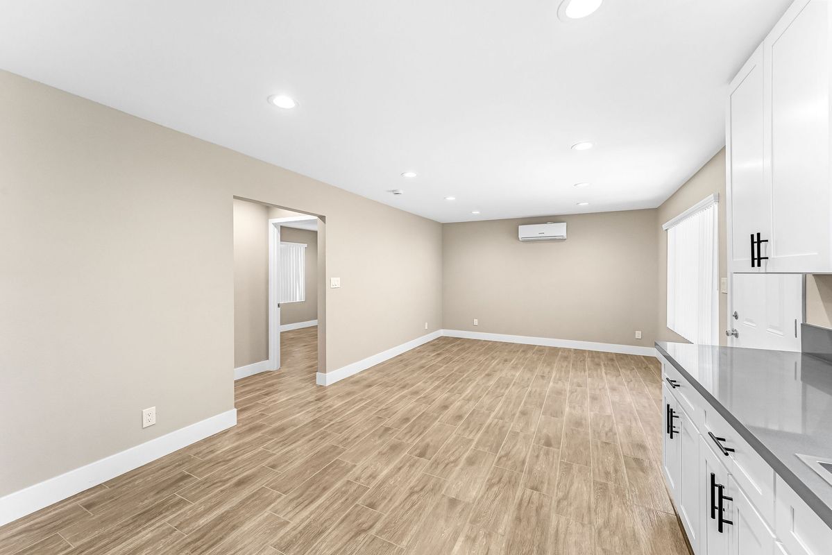 Building Photo - 2417 W Stanford St