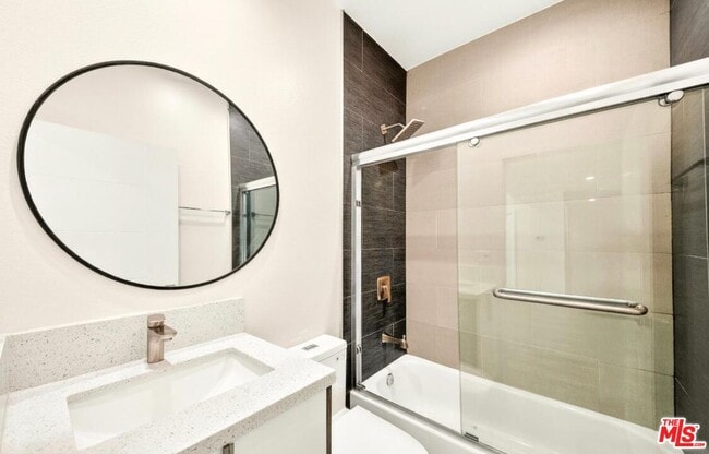 Building Photo - 5641 Riverton Ave