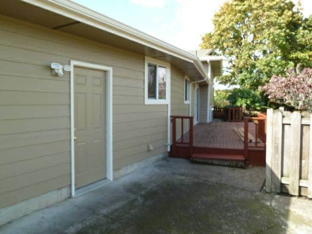 Building Photo - 4bd/2.5ba huge 2436sqft, 2-car garage, ful...