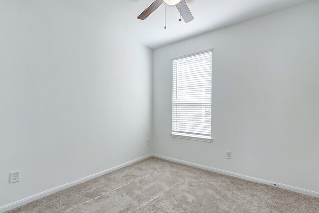 Building Photo - 17610 Calabash Dr