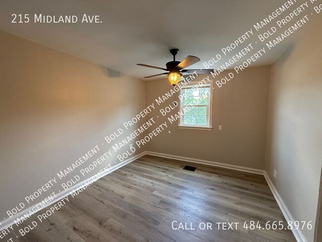 Building Photo - 215 Midland Ave