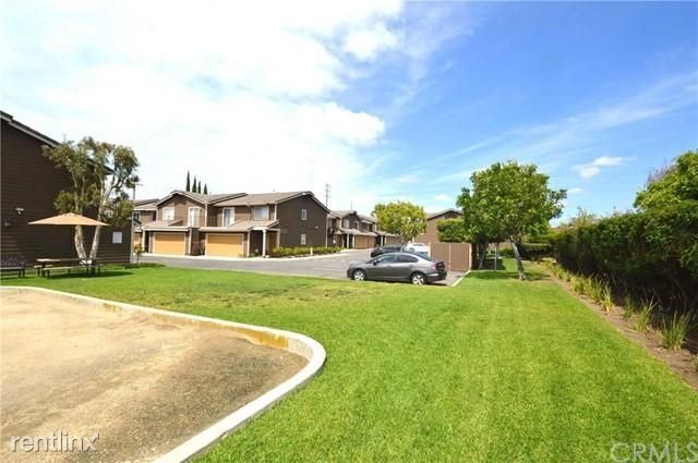 Building Photo - 3 br, 2 bath Condo - 755 N East St