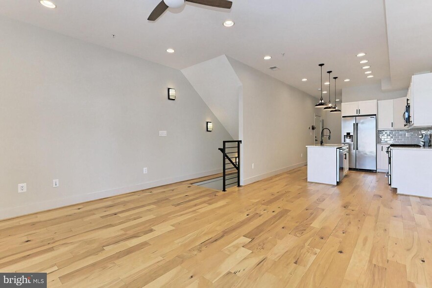 Building Photo - 523 Longfellow St NW