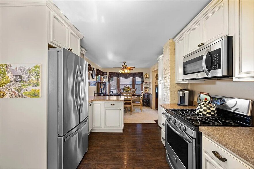 Building Photo - 136 Castleford Rd