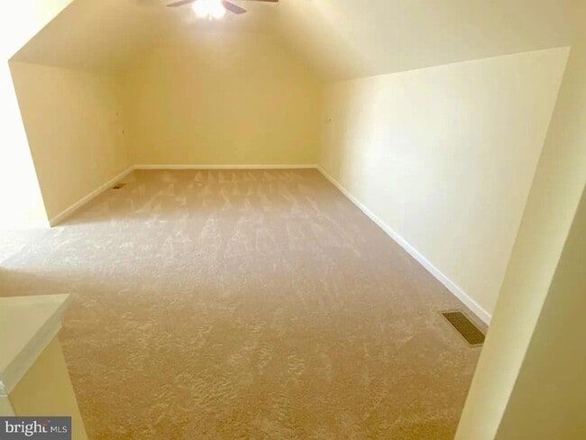 Building Photo - 20 Skip Ln