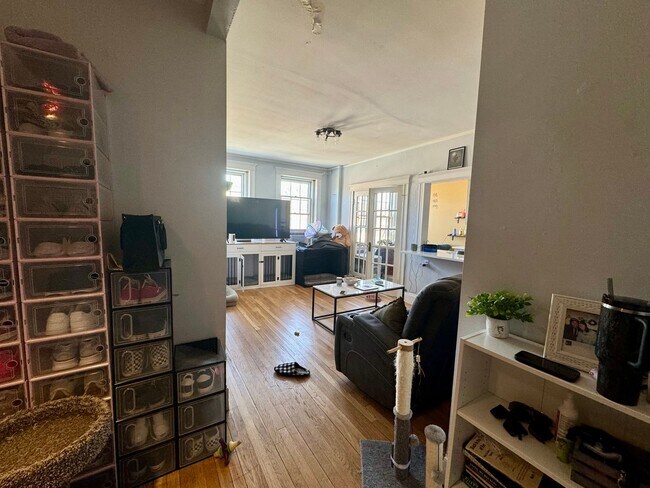 Building Photo - Spacious Cambridge 1 Bed
