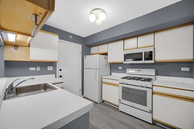 Building Photo - 439 Valley Forge Ct