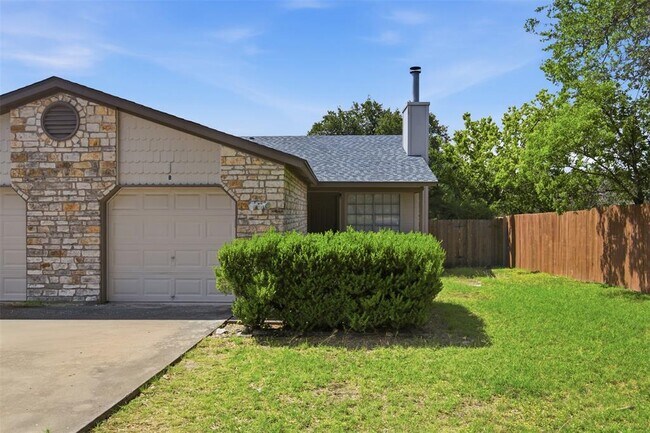 Building Photo - 11611 Rustic Rock Dr