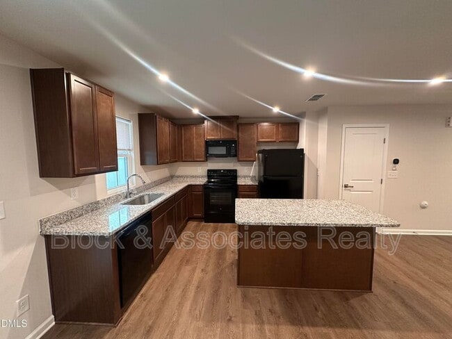 Building Photo - 6650 Gibraltar Rock Dr