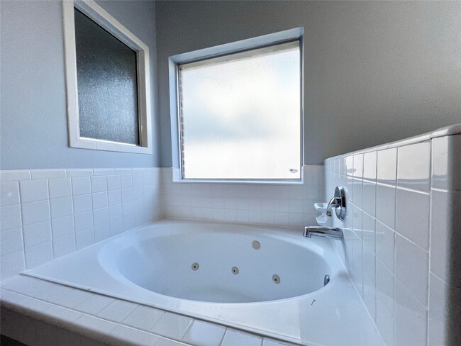 Building Photo - 3311 Whitebud Dr