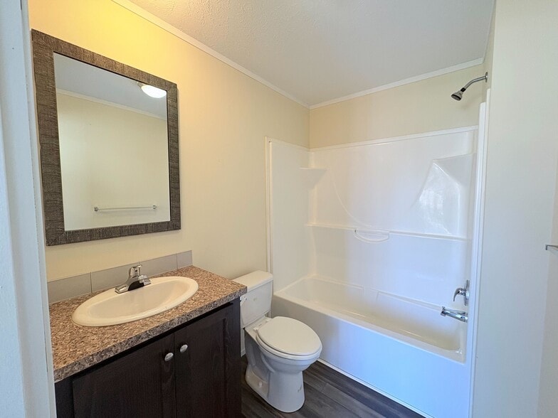 Building Photo - 10610 State Rte 762