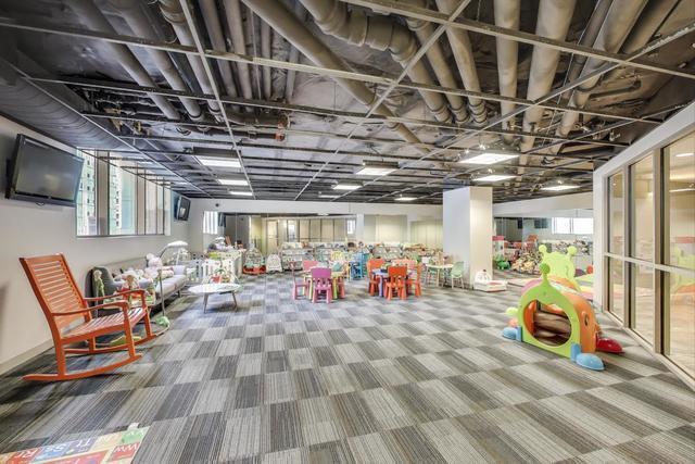 Building Photo - 420 E Waterside Dr