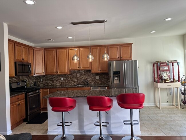 Building Photo - 72 Andrews Way