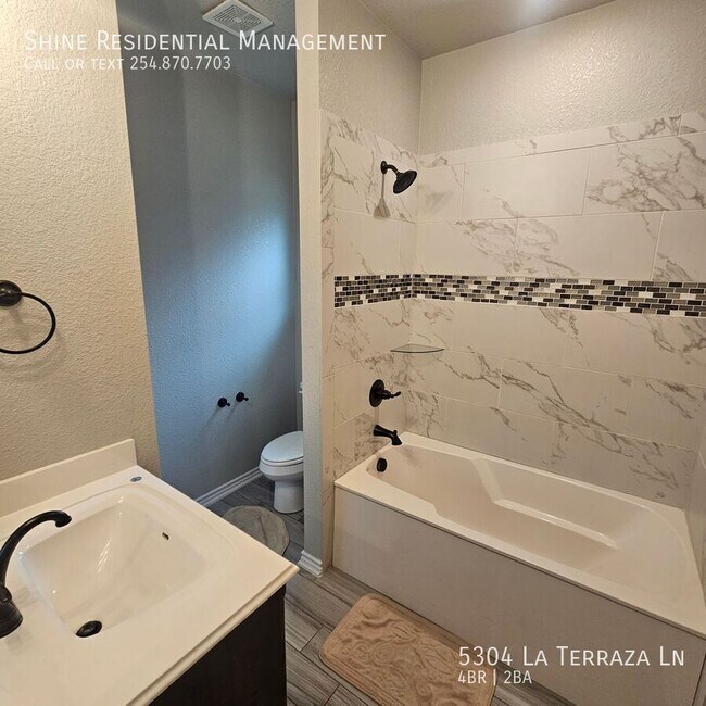 Building Photo - 5304 La Terraza Ln