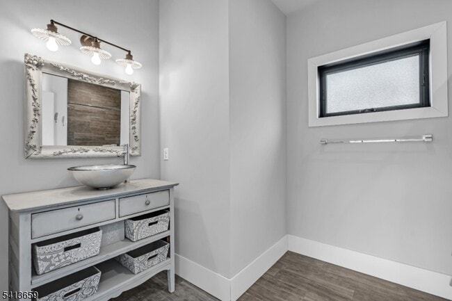 Building Photo - 10 McCready's Alley