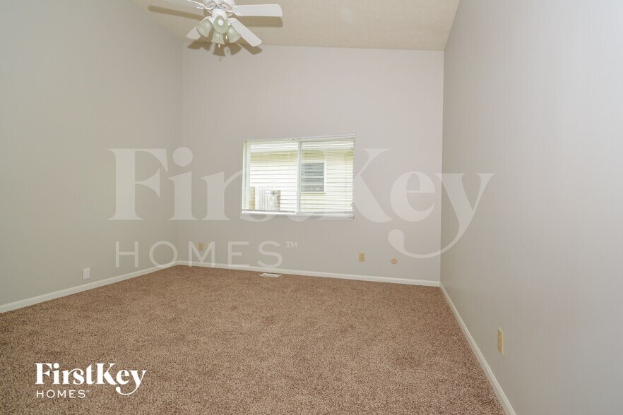 Building Photo - 4030 Harmony Dr