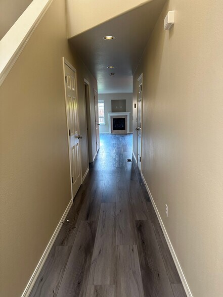 Entry Hall - 20878 Nova Loop