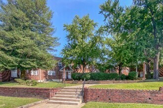 Building Photo - 4901 Oxford Ave