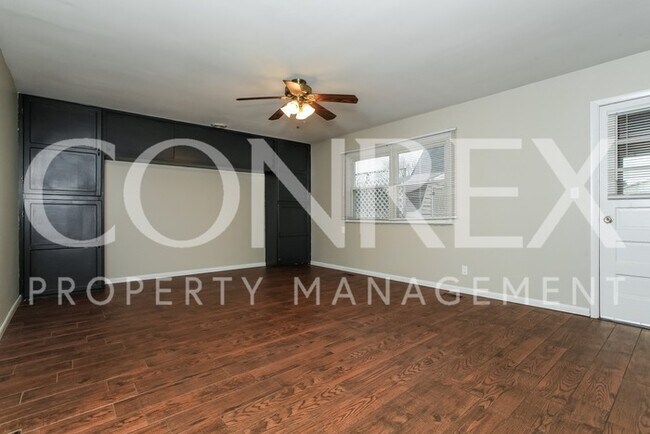 Building Photo - Spacious and Newly Renovated