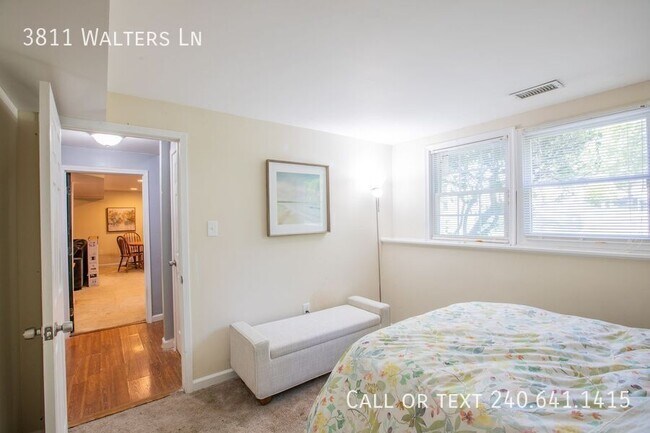 Building Photo - 3811 Walters Ln