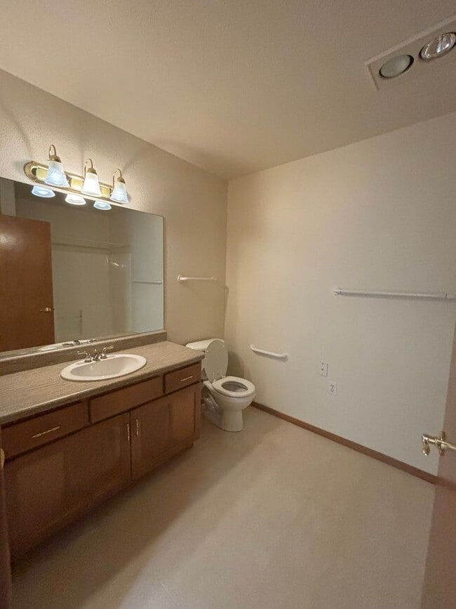 Building Photo - Two Bedroom, Two Bath Condo at Mountain Me...