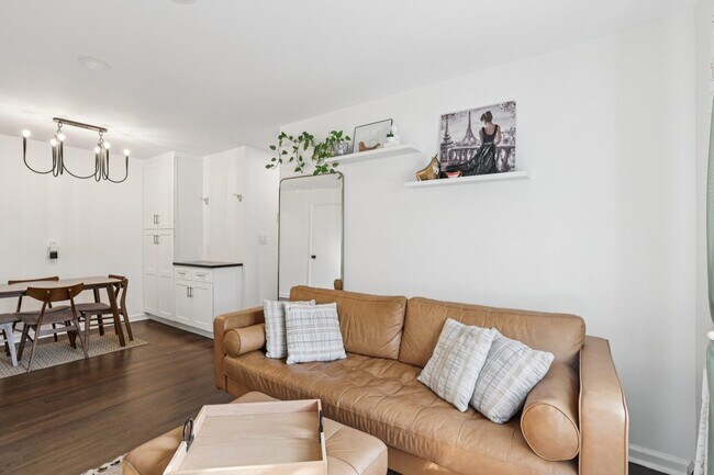 Building Photo - 14 A Lakeside Dr