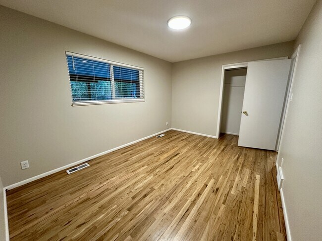 Building Photo - 2129 Creek Way