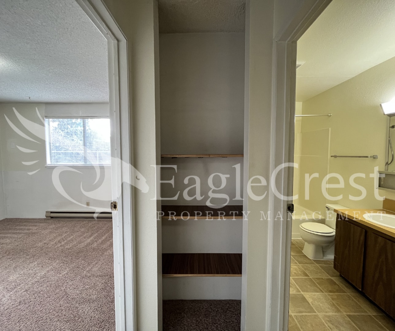 Building Photo - 17/19 S. Roosevelt