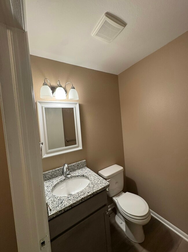 Building Photo - 4861 Pinefield Ave