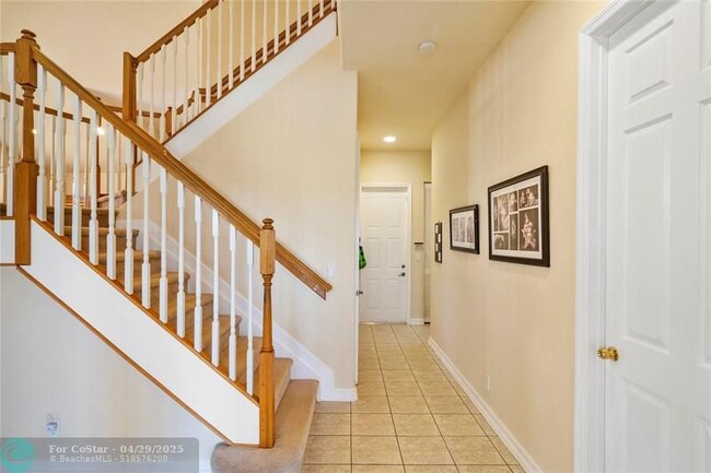 Building Photo - 12319 NW 77th Manor