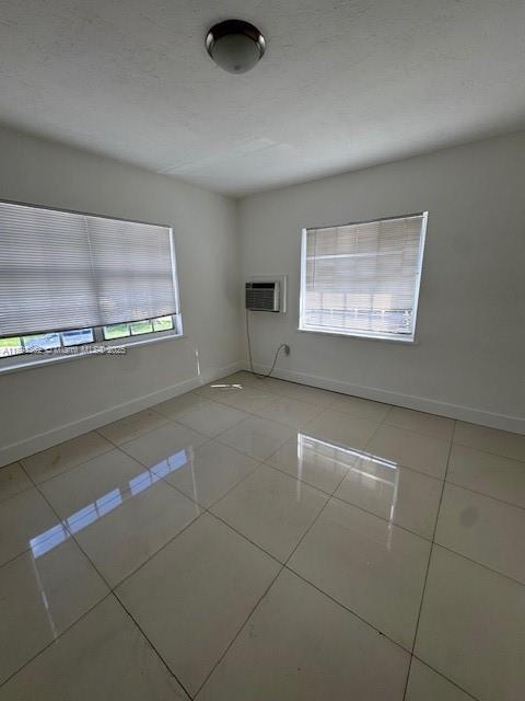 Building Photo - 2210 NW N River Dr