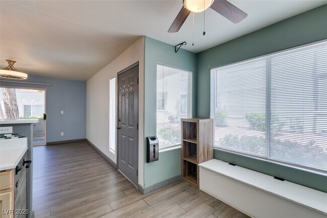 Building Photo - 3168 Tarpon Dr