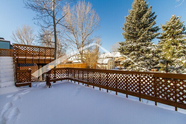Building Photo - Split-level Home With Fenced Backyard and 2 Large Decks!