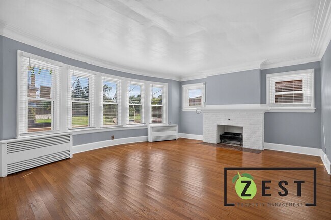 Building Photo - 2286 Calvert Ave