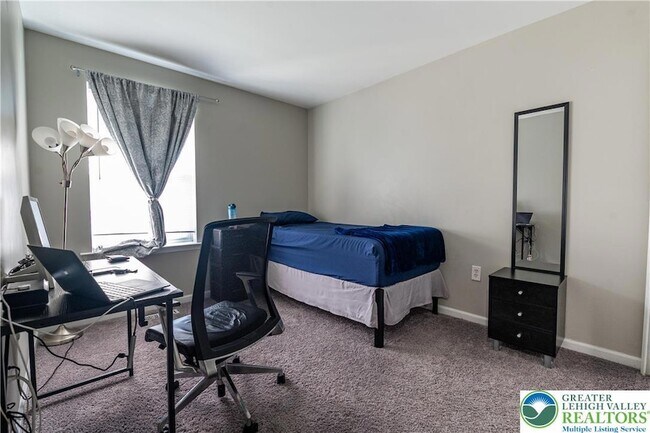 Building Photo - 2512 Gila Dr