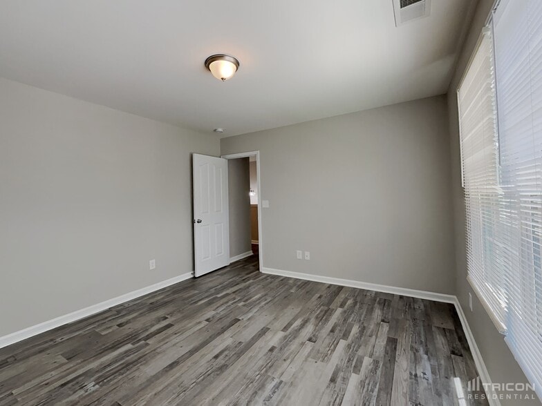 Building Photo - 514 Rook Rd