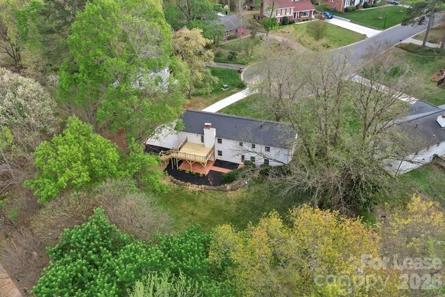 Building Photo - 100 Chadmore Dr