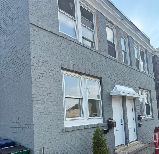 Building Photo - 89 Abbott Rd