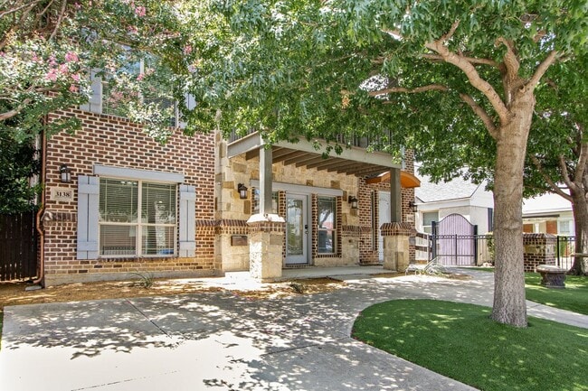 Building Photo - * MOVE IN SUMMER 7/25/2027 * 5 Bed 3 Bath ...