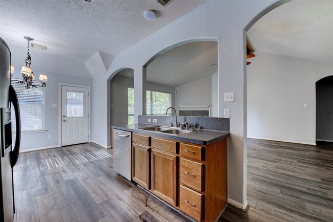 Building Photo - 6411 Silver Shade Dr